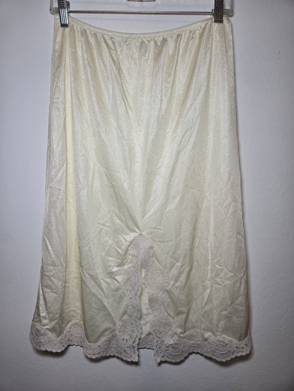 Vintage Melody Nylon Lace Ivory Half Slip Size 1X Feminine 70s 80s Made In USA